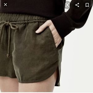 Aritzia Community Linen shorts